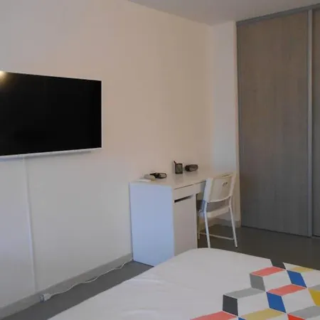 Particulier Loue T3 En Rez De Jardin à 30 Mètres De La Avec Un Double Box